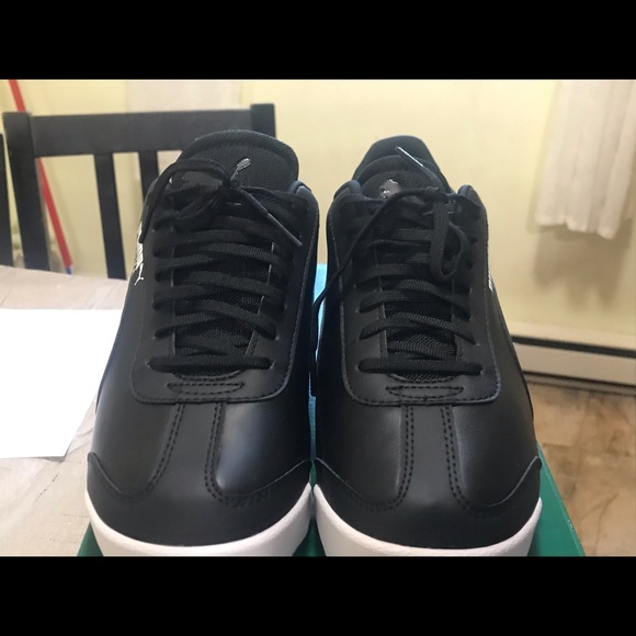 Puma shoes - Picture 2 of 5